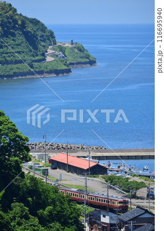 海岸線を行くえちごトキめき鉄道観光急行 116695940