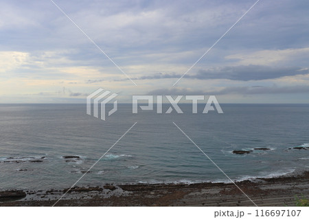 曇り空 海 日南海岸 曇り空 海 日南海岸 116697107