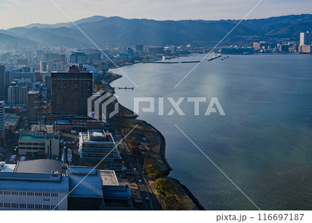 滋賀県 大津港 と 琵琶湖 の ハイアングル パノラマ 【 滋賀県 の 風景 】 116697187