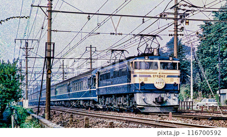 朝の寝台列車 116700592