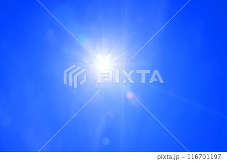 太陽のある青空 (背景素材) 太陽のある青空 (背景素材) 116701197