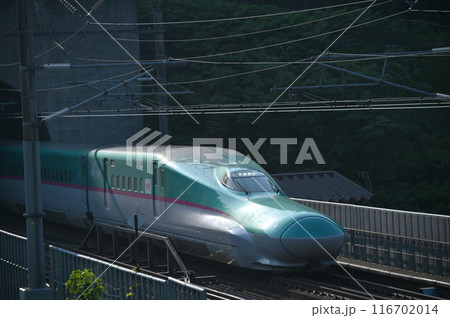青函トンネルから出る新幹線 青函トンネルから出る新幹線 116702014