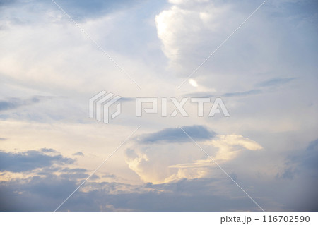 夏の夕焼け 夕暮れ 夕方 空 イメージ 夏の夕焼け 夕暮れ 夕方 空 イメージ 116702590