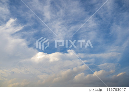 夏 夕方 空 ノスタルジック イメージ 116703047