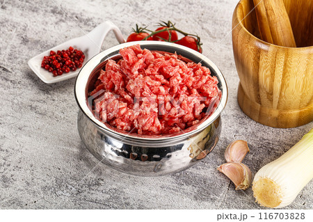 Minced beef meat in the bowl 116703828