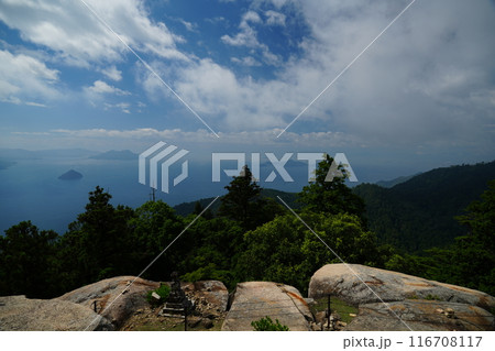 弥山山頂の登山道 弥山山頂の登山道 116708117