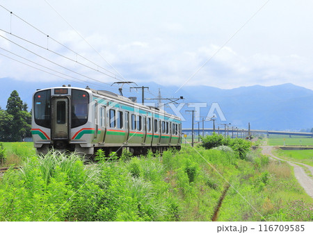 磐越西線「磐越西線の電化区間を走るE721系電車」 116709585