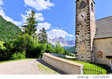 サンタ・マッダレーナ教会とガイスラー山群 サンタ・マッダレーナ教会とガイスラー山群 116710016