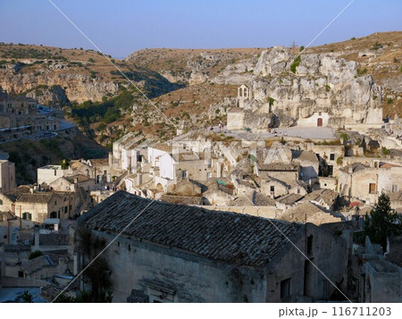 イタリア、マテーラの旧市街とサンタ マリア デ イドリス教会 116711203