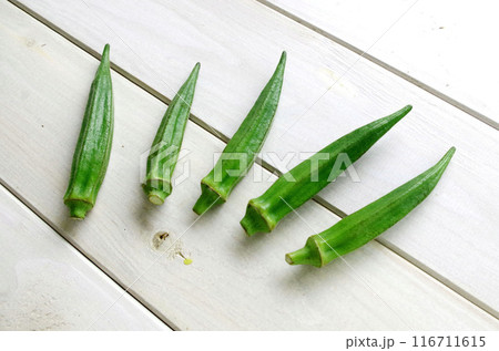 オクラ 野菜 夏野菜 シャビーな背景 116711615