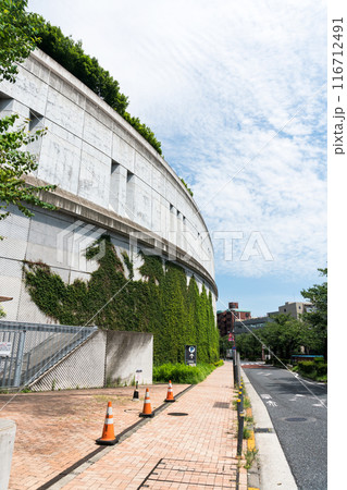 目黒天空庭園の外側 目黒川沿い 池尻大橋駅前 夏晴れの青空 東京都目黒区 目黒天空庭園の外側 目黒川沿い 池尻大橋駅前 夏晴れの青空 東京都目黒区 116712491