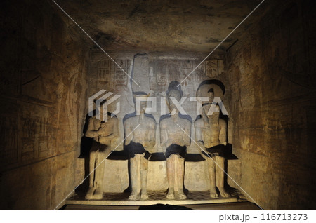 アブシンベル神殿の内部 116713273