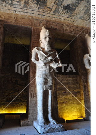 アブシンベル神殿の内部 116713311