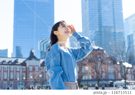 若い女性のポートレート 116713511