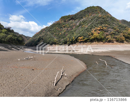 愛媛県西予市　鹿野川ダム　ダム底の風景 116713866