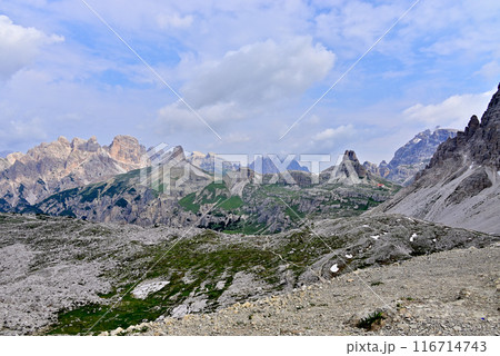 トレ・チーメ ラヴァレード峠からカディン山群 トレ・チーメ ラヴァレード峠からカディン山群 116714743
