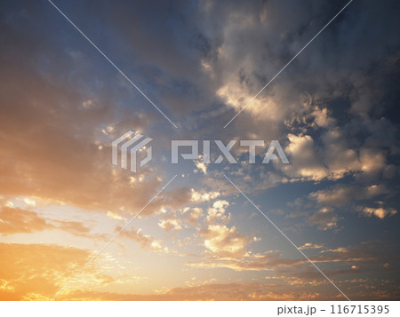 グラデーションに染まる日没前の空 116715395