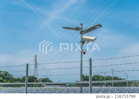 太陽光パネルと監視カメラ 太陽光パネルと監視カメラ 116715790