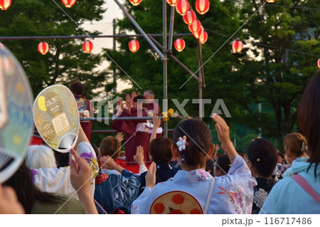 夕暮れの奥浅草盆踊り大会 東京 夕暮れの奥浅草盆踊り大会 東京 116717486