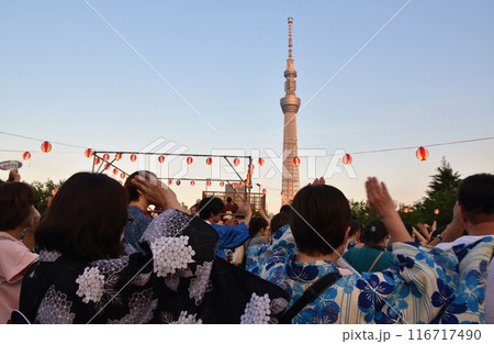 夕暮れの奥浅草盆踊り大会 東京 夕暮れの奥浅草盆踊り大会 東京 116717490