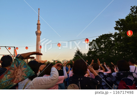 夕暮れの奥浅草盆踊り大会 東京 夕暮れの奥浅草盆踊り大会 東京 116717498