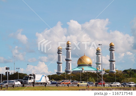 ブルネイのニューモスク(ジャメ・アスル・ハサナル・ボルキア・モスク) ブルネイのニューモスク(ジャメ・アスル・ハサナル・ボルキア・モスク) 116717548