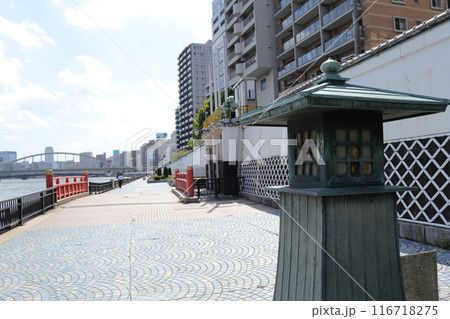 隅田川テラスのレトロなアプローチ 隅田川テラスのレトロなアプローチ 116718275