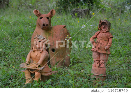 三ツ又公園ふれあい緑道に置かれた埴輪（愛知県、春日井市） 116719749