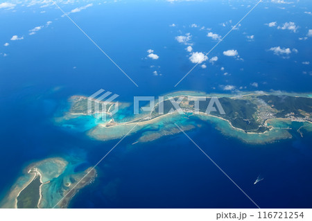沖縄　伊平屋島と野甫島周辺の空撮 116721254