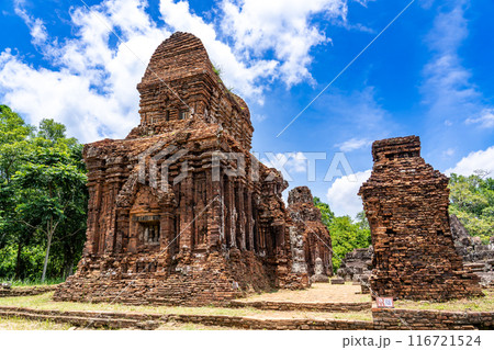 ベトナム ヒンドゥーの神々を祀るチャンパ王国の聖地のミーソン遺跡 ベトナム ヒンドゥーの神々を祀るチャンパ王国の聖地のミーソン遺跡 116721524