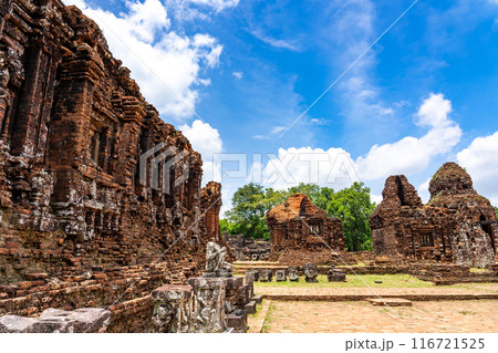 ベトナム ヒンドゥーの神々を祀るチャンパ王国の聖地のミーソン遺跡 ベトナム ヒンドゥーの神々を祀るチャンパ王国の聖地のミーソン遺跡 116721525