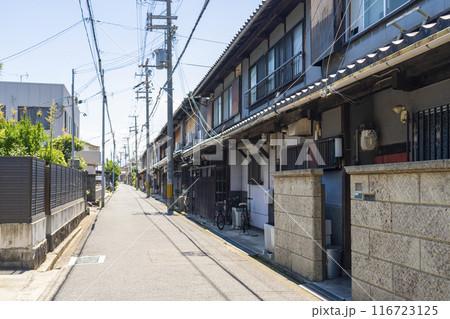 十六軒長屋　（大阪府岸和田市岸城町） 116723125