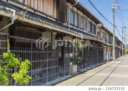 十六軒長屋　（大阪府岸和田市岸城町） 116723132