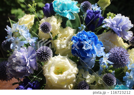 青い花のアレンジ 116723212