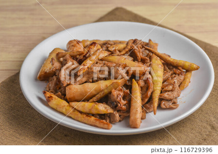 豚肉と筍のオイスターソース炒め 116729396