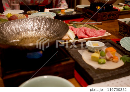 下呂温泉の旅館で出た美味しい飛騨牛のしゃぶしゃぶと日本料理 116730282