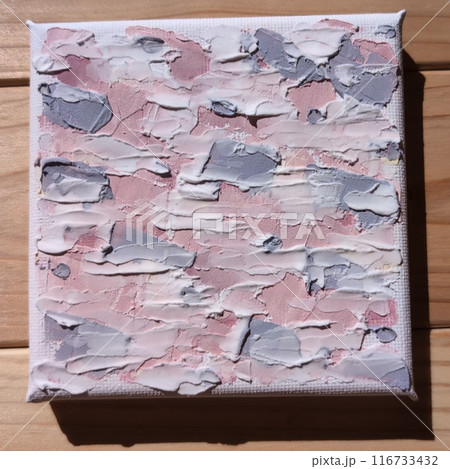 木目の木目のテーブルに置いたマーブルアート 116733432