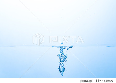 水の中の泡 116733609