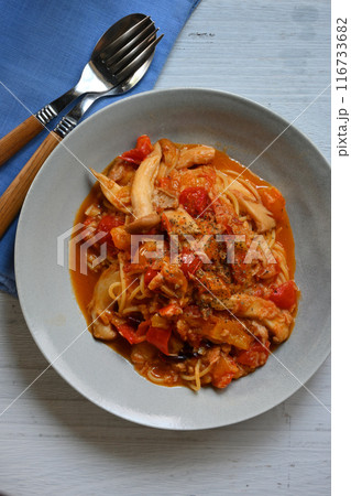 ツナとエリンギのトマトパスタ 116733682