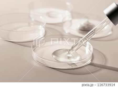 ペトリ皿とピペットの美容、医療のイメージ 116733914