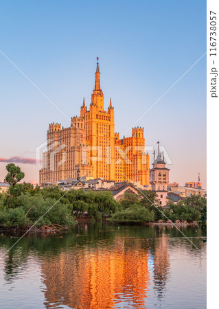 The view on the residential Stalinist high-rise building on Kudrinskaya Square. It is the one of seven Stalinist skyscrapers built in 1947-1954. 116738057