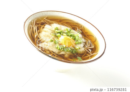 月見とろろ蕎麦を白背景で撮影 116739281