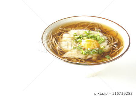 月見とろろ蕎麦を白背景で撮影 月見とろろ蕎麦を白背景で撮影 116739282