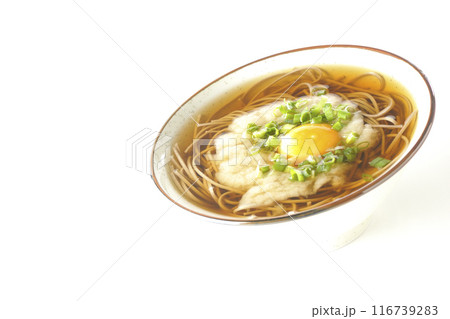 月見とろろ蕎麦を白背景で撮影 116739283