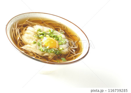 月見とろろ蕎麦を白背景で撮影 116739285