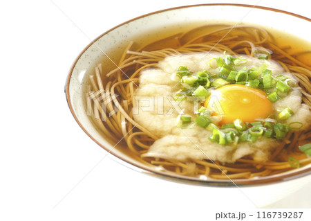 月見とろろ蕎麦を白背景で撮影 116739287