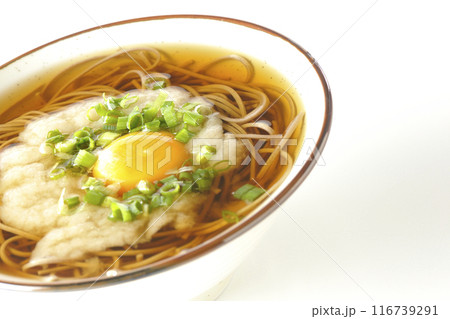 月見とろろ蕎麦を白背景で撮影 月見とろろ蕎麦を白背景で撮影 116739291