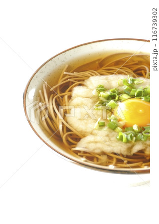 月見とろろ蕎麦を白背景で撮影 月見とろろ蕎麦を白背景で撮影 116739302