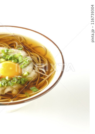 月見とろろ蕎麦を白背景で撮影 月見とろろ蕎麦を白背景で撮影 116739304