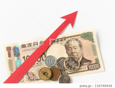 上昇矢印と現金 上昇 紙幣 上向き 値上げ 増税 新紙幣 上昇矢印と現金 上昇 紙幣 上向き 値上げ 増税 新紙幣 116740436